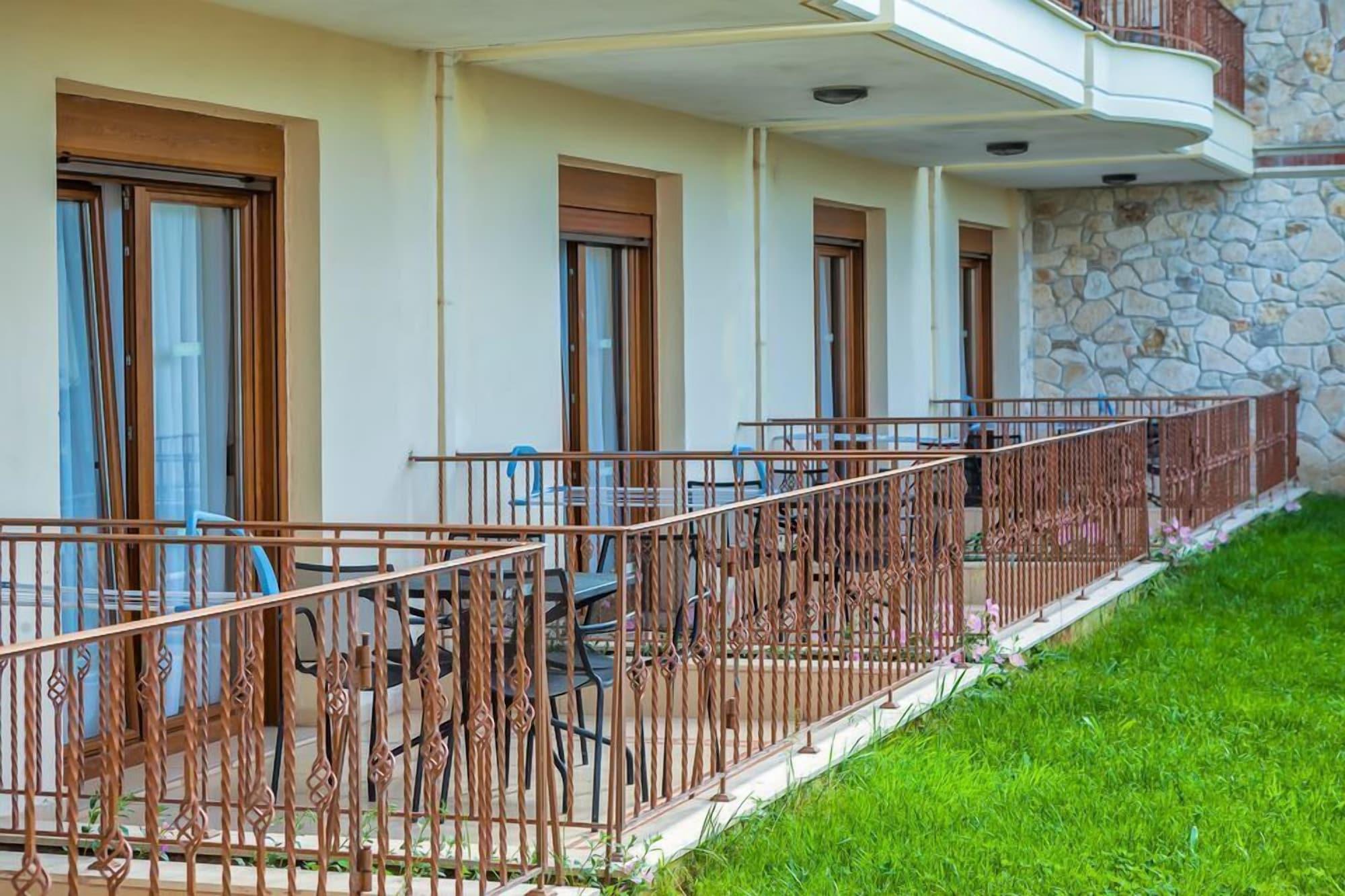Nereides Hotel Hanioti Exterior foto