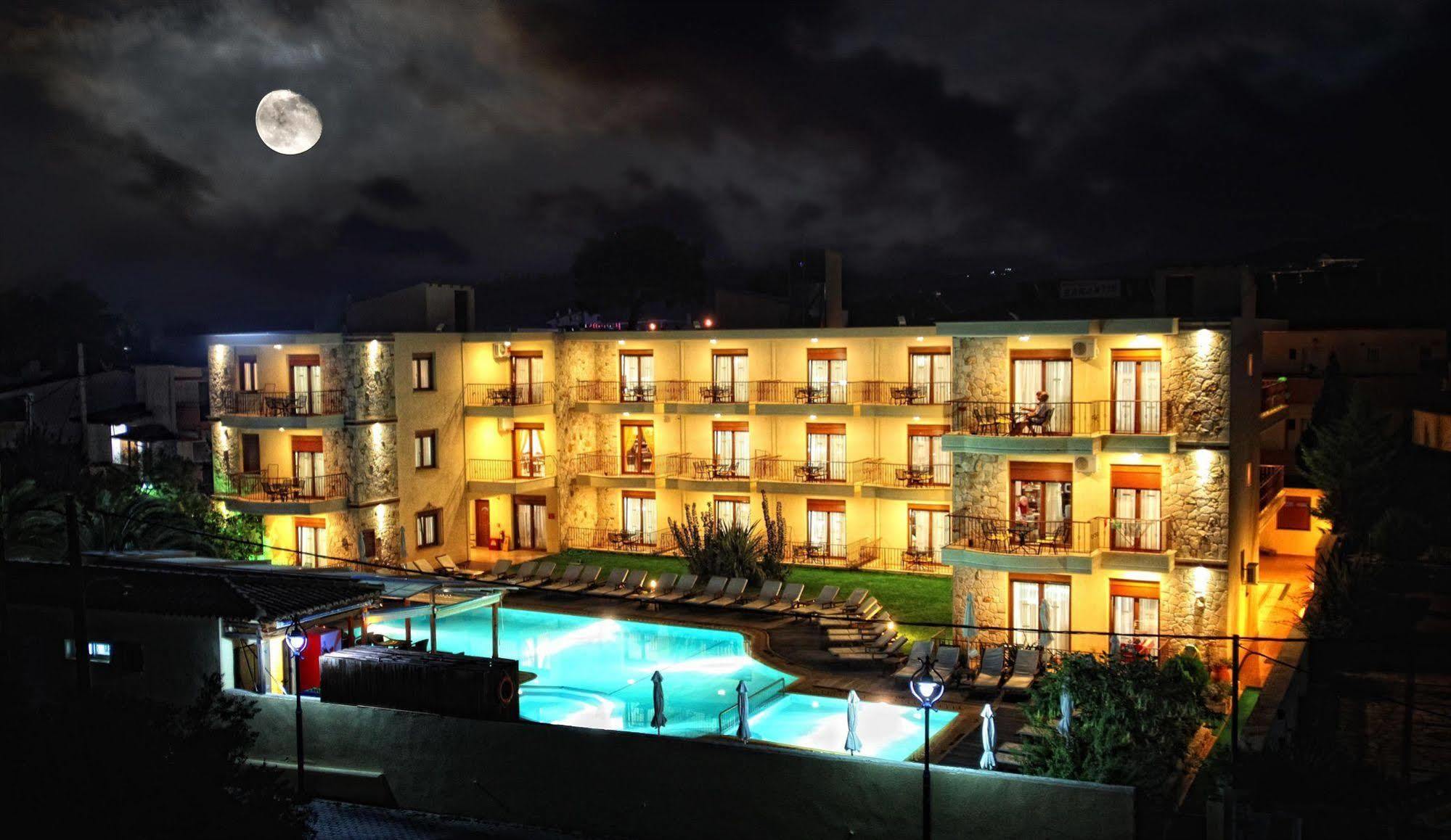Nereides Hotel Hanioti Exterior foto