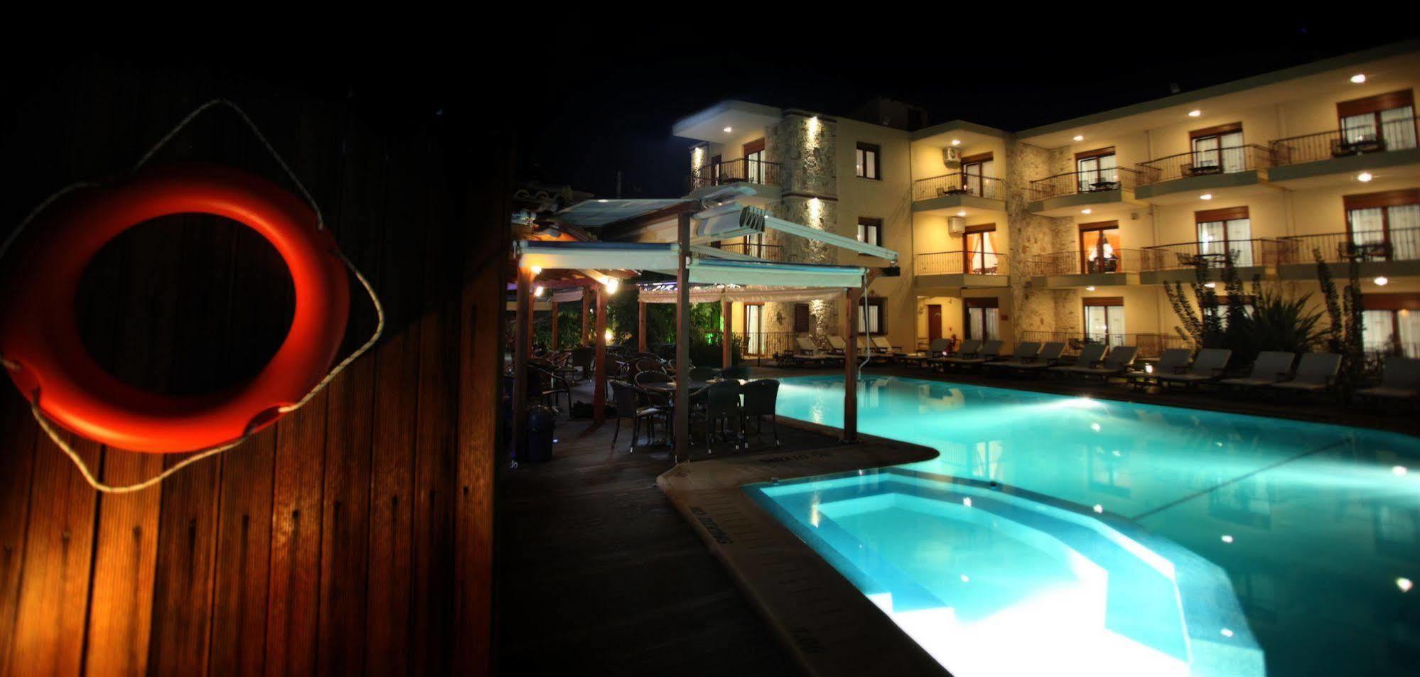 Nereides Hotel Hanioti Exterior foto